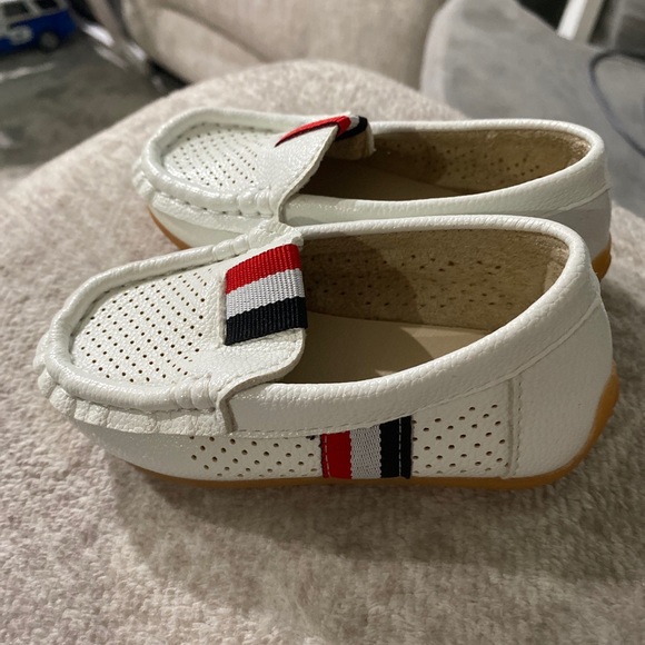 Kids Shoes Size 21 White Slip In - Picture 2 of 6